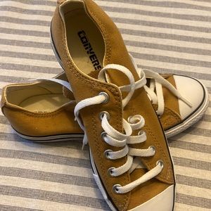Gold converse low top sneakers unisex womens 8 mens 6